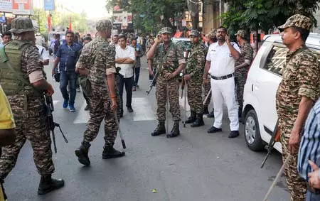 बंगाल चुनाव: पहले चरण के मतदान से पहले चुनाव आयोग ने पुलिस को सख्त निर्देश जारी किए बंगाल चुनाव: पहले चरण के मतदान से पहले चुनाव आयोग ने पुलिस को सख्त निर्देश जारी किए
