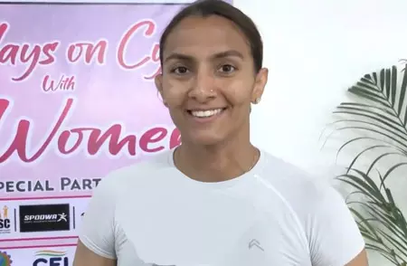 फिट इंडिया संडे ऑन साइकिल: पहलवान गीता फोगाट और मुक्केबाज स्वीटी बूरा ने महिलाओं की भागीदारी को सराहा फिट इंडिया संडे ऑन साइकिल: पहलवान गीता फोगाट और मुक्केबाज स्वीटी बूरा ने महिलाओं की भागीदारी को सराहा