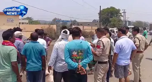 दादा-पोती को तेज रफ्तार ट्रेलर ने रौंदा, एक की मौत दादा-पोती को तेज रफ्तार ट्रेलर ने रौंदा, एक की मौत