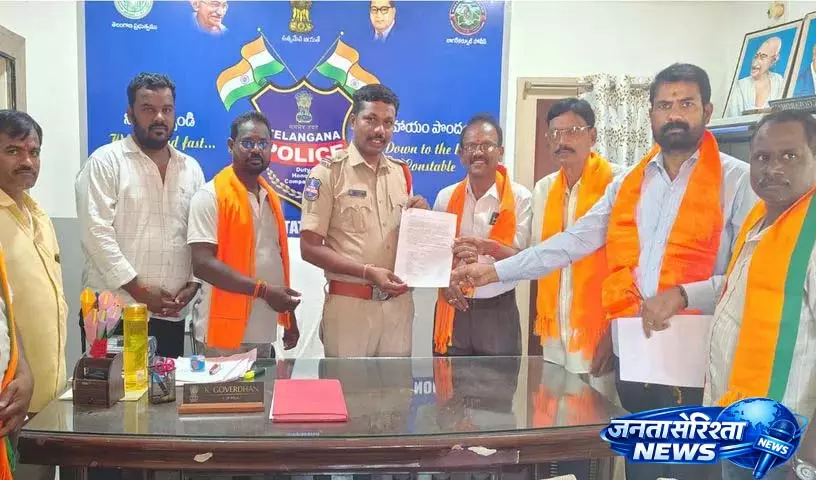 Hindu Groups ने प्रकाश राज के खिलाफ शिकायत दर्ज कराई Hindu Groups ने प्रकाश राज के खिलाफ शिकायत दर्ज कराई