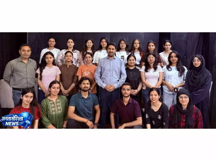 Natarang ने थिएटर के क्षेत्र में प्रशिक्षण का नया आयाम पेश किया Natarang ने थिएटर के क्षेत्र में प्रशिक्षण का नया आयाम पेश किया