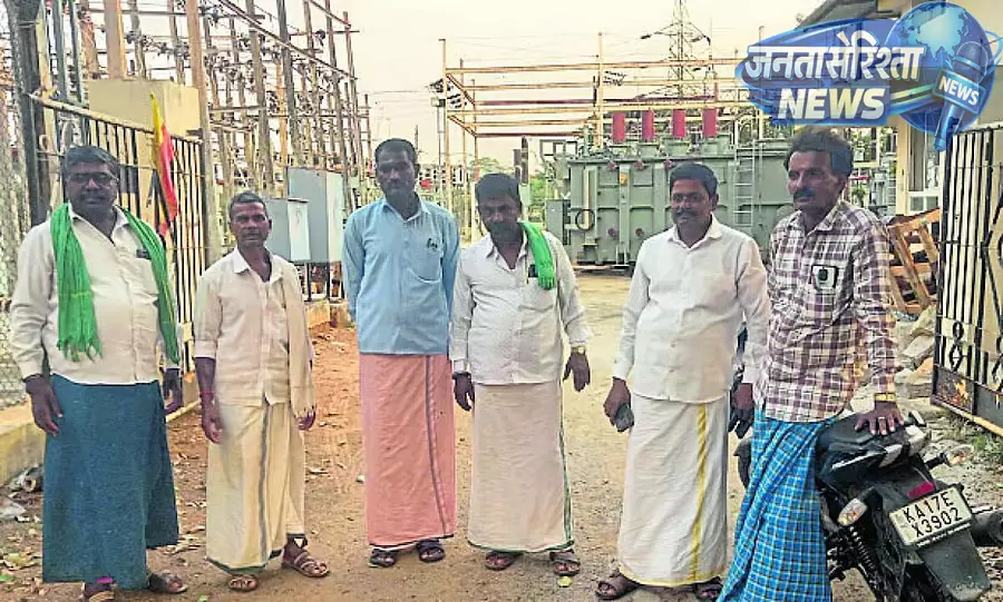 Karnataka : बिजली ट्रांसफार्मर को दूसरी जगह न ले जाने की मांग Karnataka : बिजली ट्रांसफार्मर को दूसरी जगह न ले जाने की मांग