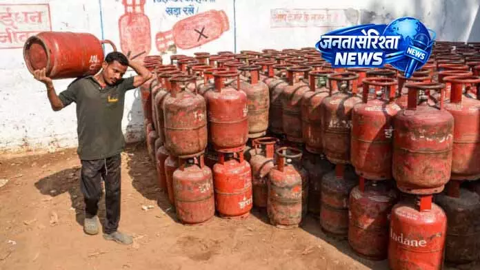 पश्चिम एशिया संघर्ष के बीच भारत में LPG की खपत 13 प्रतिशत घटी पश्चिम एशिया संघर्ष के बीच भारत में LPG की खपत 13 प्रतिशत घटी