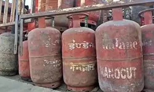 Mumbai: चेंबूर-देवनार में 27 अवैध गैस सिलेंडर बरामद