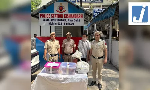 पुलिस ने गांजा सप्लाई नेटवर्क का किया भंडाफोड़, तीन गिरफ्तार पुलिस ने गांजा सप्लाई नेटवर्क का किया भंडाफोड़, तीन गिरफ्तार