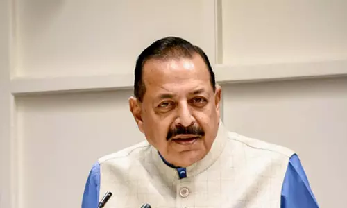 जम्मू-कश्मीर: रामनगर से उधमपुर जा रही बस हादसे का शिकार, केंद्रीय मंत्री ने कहा-बचाव कार्य जारी जम्मू-कश्मीर: रामनगर से उधमपुर जा रही बस हादसे का शिकार, केंद्रीय मंत्री ने कहा-बचाव कार्य जारी