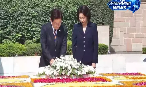 Lee Jae-myung और पत्नी ने राजघाट पर महात्मा गांधी को श्रद्धांजलि अर्पित की