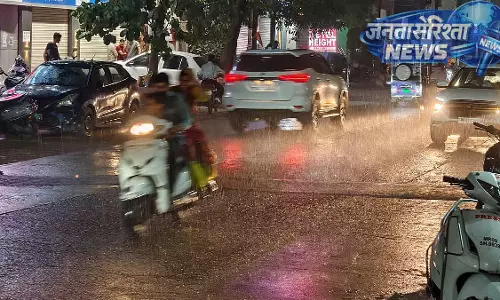 MP : राज्य में भीषण गर्मी का असर, कई जिलों में तापमान 44°C पार MP : राज्य में भीषण गर्मी का असर, कई जिलों में तापमान 44°C पार