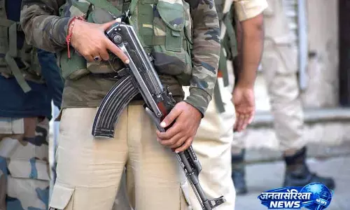 Kashmir में टूरिस्ट स्थलों पर सुरक्षा कड़ी की गई Kashmir में टूरिस्ट स्थलों पर सुरक्षा कड़ी की गई