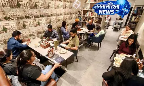Ludhiana: पुस्तक प्रेमियों की मौन पठन पार्टी का आयोजन