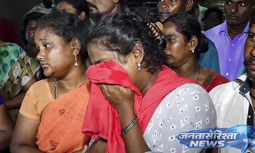 Virudhunagar पटाखा फैक्ट्री में धमाका: मरने वालों की संख्या 25 हुई Virudhunagar पटाखा फैक्ट्री में धमाका: मरने वालों की संख्या 25 हुई