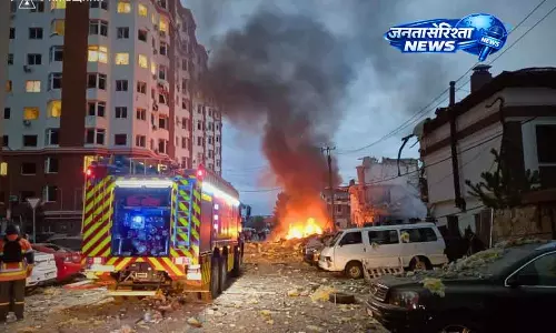 रूसी हमलों में दो की मौत, Ukraine ने ड्रोन फैक्ट्री पर किया हमला रूसी हमलों में दो की मौत, Ukraine ने ड्रोन फैक्ट्री पर किया हमला