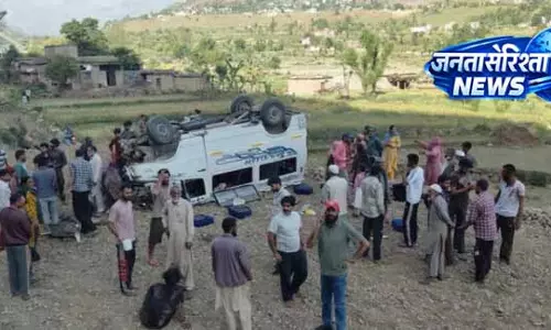 Jammu: ऐट्टी सड़क हादसा, घायलों को अस्पताल में भर्ती कराया गया