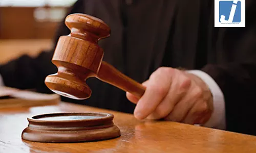 लापता बच्ची के मामले में हाईकोर्ट सख्त, कहा-ठोस नतीजा नहीं आया तो सीबीआई को सौंप सकते हैं केस लापता बच्ची के मामले में हाईकोर्ट सख्त, कहा-ठोस नतीजा नहीं आया तो सीबीआई को सौंप सकते हैं केस