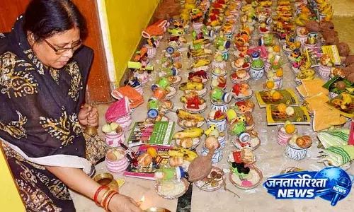 Puja में अक्षय तृतीया पर घड़ी पथुली पूजा से जुड़ी धार्मिक परंपरा Puja में अक्षय तृतीया पर घड़ी पथुली पूजा से जुड़ी धार्मिक परंपरा