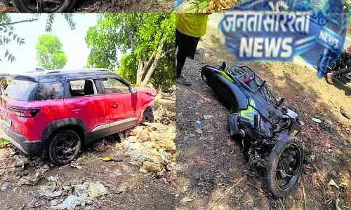 Karnataka : कार और बाइक की आमने-सामने की टक्कर में युवक की मौत Karnataka : कार और बाइक की आमने-सामने की टक्कर में युवक की मौत