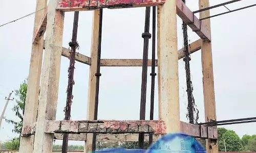 Karnataka : जर्जर टंकी हटाने की मांग Karnataka : जर्जर टंकी हटाने की मांग