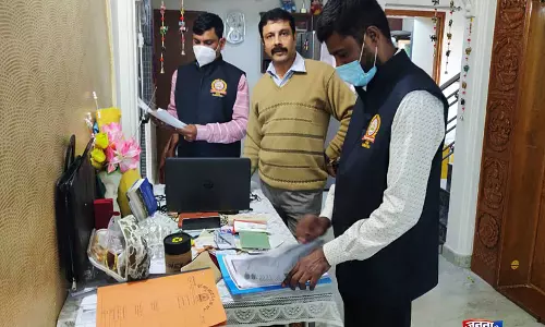 एंटी-करप्शन ब्यूरो ने असिस्टेंट BC वेलफेयर ऑफिसर पुरम बालाजी के खिलाफ आय से अधिक संपत्ति का केस दर्ज किया एंटी-करप्शन ब्यूरो ने असिस्टेंट BC वेलफेयर ऑफिसर पुरम बालाजी के खिलाफ आय से अधिक संपत्ति का केस दर्ज किया