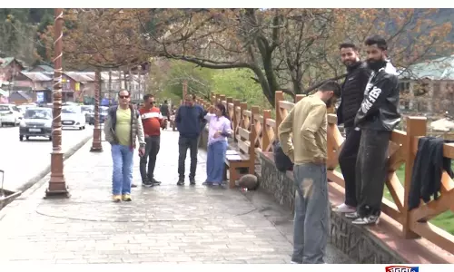 अब कोई डर नहीं: Pahalgam हमले की बरसी से पहले कश्मीर लौटे टूरिस्ट, सुरक्षा पर भरोसा जताया अब कोई डर नहीं: Pahalgam हमले की बरसी से पहले कश्मीर लौटे टूरिस्ट, सुरक्षा पर भरोसा जताया