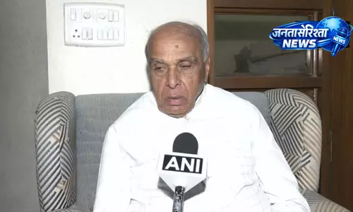 महिला आरक्षण पर सियासत तेज, जगदंबिका पाल ने विपक्ष पर लगाया बड़ा आरोप महिला आरक्षण पर सियासत तेज, जगदंबिका पाल ने विपक्ष पर लगाया बड़ा आरोप
