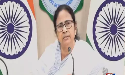 मुझे आधे घंटे तक रनवे पर खड़ा रखा गया, ममता ने हेलीकॉप्टर में देरी को लेकर BJP पर निशाना साधा मुझे आधे घंटे तक रनवे पर खड़ा रखा गया, ममता ने हेलीकॉप्टर में देरी को लेकर BJP पर निशाना साधा