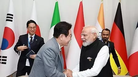 दक्षिण कोरिया के राष्ट्रपति ली पीएम मोदी के साथ करेंगे द्विपक्षीय बैठक, सप्लाई चेन सहयोग पर होगा फोकस दक्षिण कोरिया के राष्ट्रपति ली पीएम मोदी के साथ करेंगे द्विपक्षीय बैठक, सप्लाई चेन सहयोग पर होगा फोकस