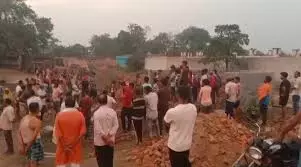 Asansol: ECL रिजर्वर की दीवार ढही, मचा हड़कंप Asansol: ECL रिजर्वर की दीवार ढही, मचा हड़कंप