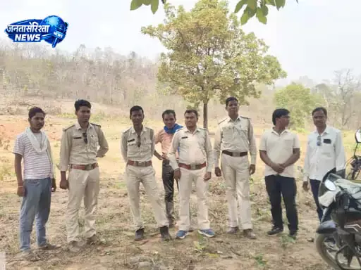 डिप्टी रेंजर और वन रक्षक ने भागकर बचाई जान, मारने के लिए दौड़े अतिक्रमणकारी डिप्टी रेंजर और वन रक्षक ने भागकर बचाई जान, मारने के लिए दौड़े अतिक्रमणकारी