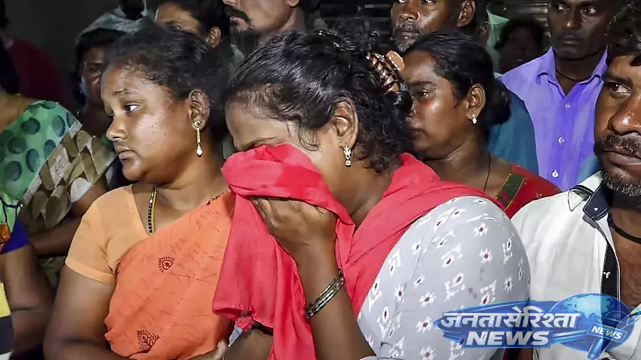 Virudhunagar पटाखा फैक्ट्री में धमाका: मरने वालों की संख्या 25 हुई Virudhunagar पटाखा फैक्ट्री में धमाका: मरने वालों की संख्या 25 हुई
