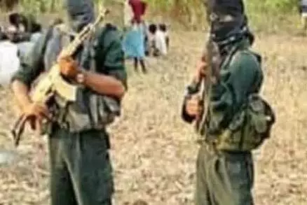 कांकेर में एक और नक्सली ने किया सरेंडर कांकेर में एक और नक्सली ने किया सरेंडर
