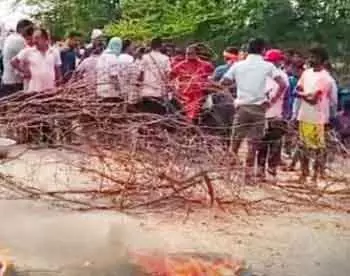 Balasore में बीफ़ डंपिंग विवाद को लेकर तनाव बढ़ा Balasore में बीफ़ डंपिंग विवाद को लेकर तनाव बढ़ा