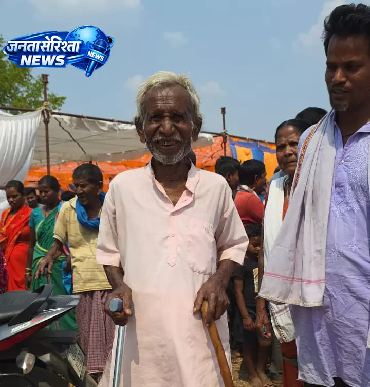 नक्सल मुक्त क्षेत्र में विकास की सौगात, साहेबिन कछार में गिरधर सोरी और जुगसाय गोड को मिला जीवन का नया सहारा नक्सल मुक्त क्षेत्र में विकास की सौगात, साहेबिन कछार में गिरधर सोरी और जुगसाय गोड को मिला जीवन का नया सहारा