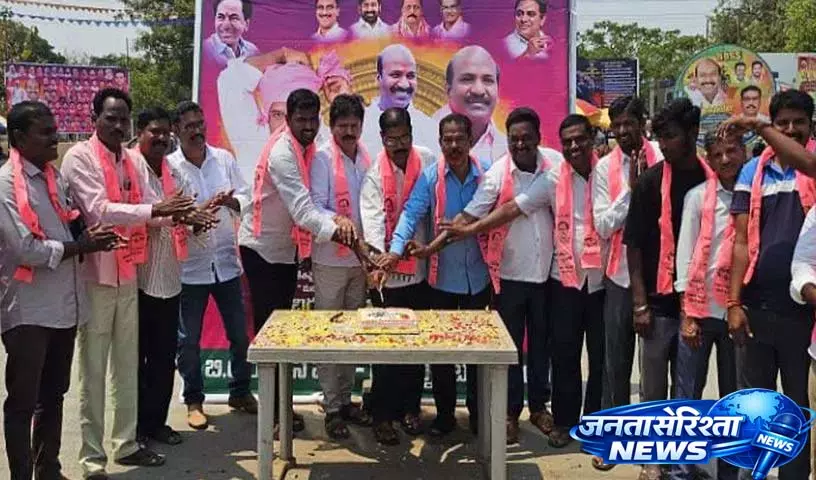 पूर्व MLA चिरुमार्थी लिंगैया का जन्मदिन रामन्नापेट में मनाया गया पूर्व MLA चिरुमार्थी लिंगैया का जन्मदिन रामन्नापेट में मनाया गया