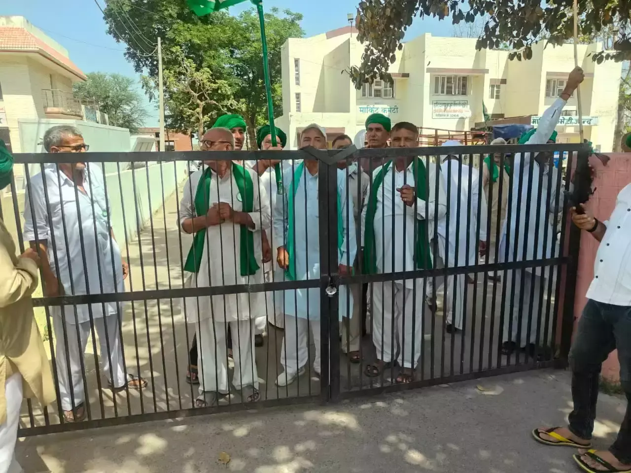 Jind: भारतीय किसान यूनियन का धरना प्रदर्शन तेज Jind: भारतीय किसान यूनियन का धरना प्रदर्शन तेज