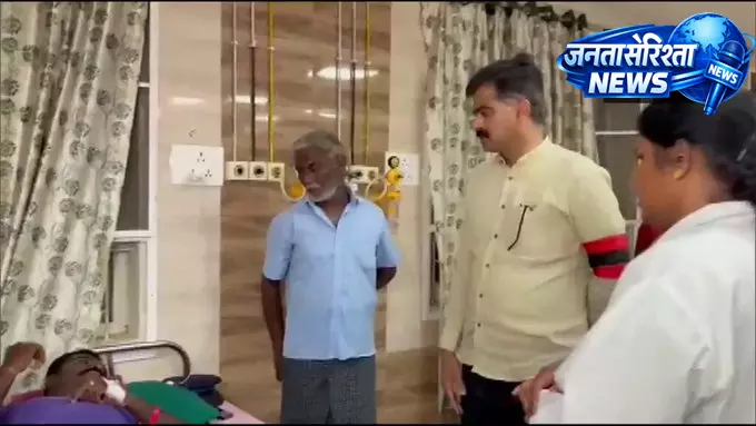 पटाखा फैक्ट्री धमाका: MDMK सांसद दुरई वाइको ने घायलों से अस्पताल में की मुलाकात पटाखा फैक्ट्री धमाका: MDMK सांसद दुरई वाइको ने घायलों से अस्पताल में की मुलाकात