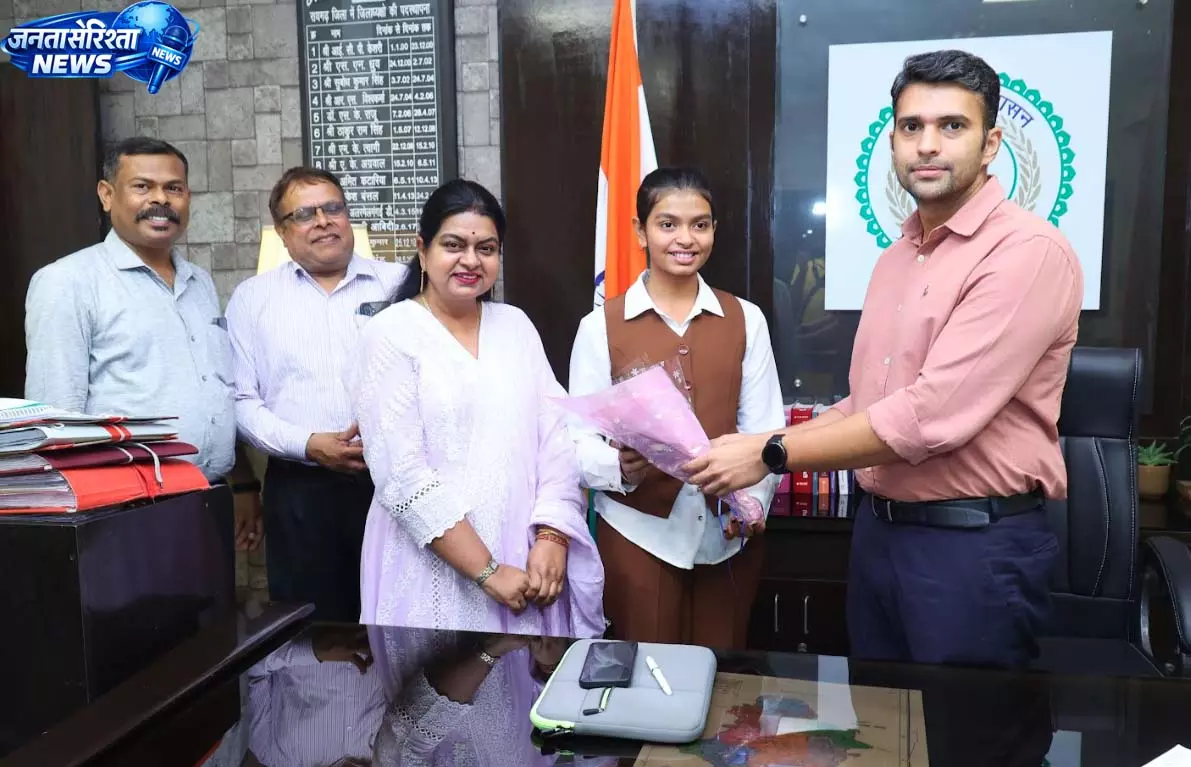 CBSE 10वीं में 99.8% अंकों के साथ छत्तीसगढ़ में टॉप, कलेक्टर ने किया सम्मानित CBSE 10वीं में 99.8% अंकों के साथ छत्तीसगढ़ में टॉप, कलेक्टर ने किया सम्मानित