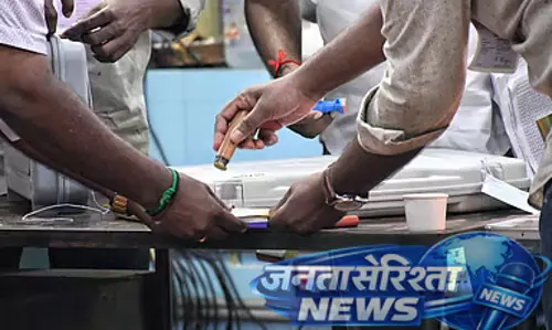 Tamil Nadu: चुनाव से पहले चेन्नई में सर्वदलीय बैठक, खर्च और सुरक्षा पर चर्चा Tamil Nadu: चुनाव से पहले चेन्नई में सर्वदलीय बैठक, खर्च और सुरक्षा पर चर्चा