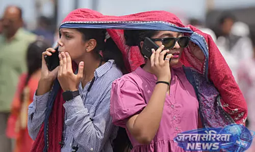 तमिलनाडु में तेज धूप से मसल्स एट्रोफी का खतरा: Doctors की चेतावनी तमिलनाडु में तेज धूप से मसल्स एट्रोफी का खतरा: Doctors की चेतावनी