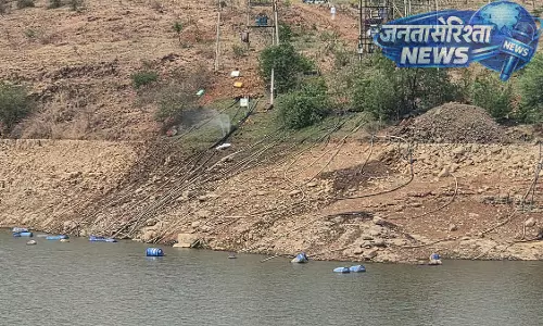 Beed में जल संकट बढ़ा, भायला टैंक से अवैध पानी निकासी जारी Beed में जल संकट बढ़ा, भायला टैंक से अवैध पानी निकासी जारी