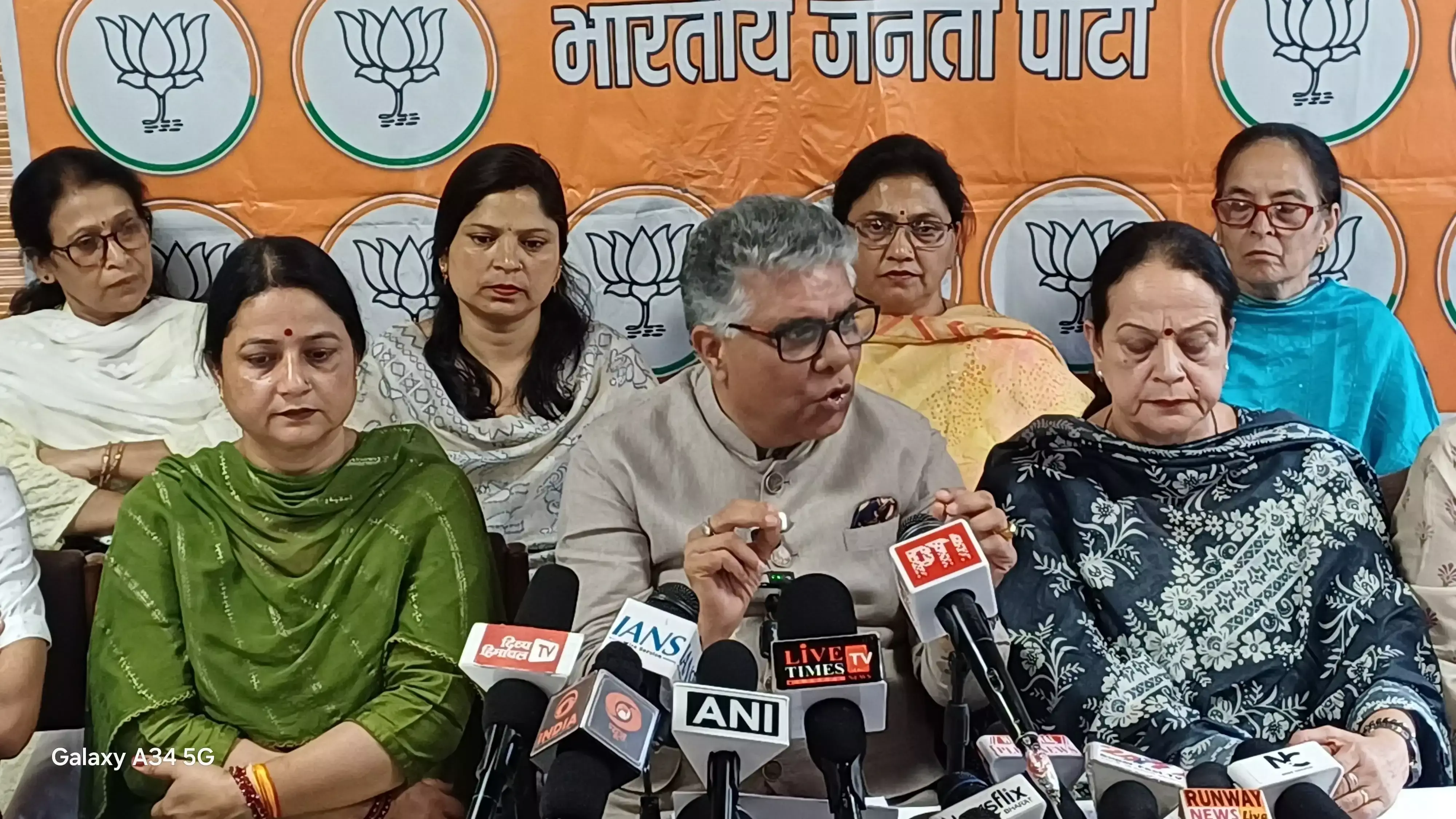 Dharamshala: नारी शक्ति वंदन अधिनियम को लेकर सियासी बयान