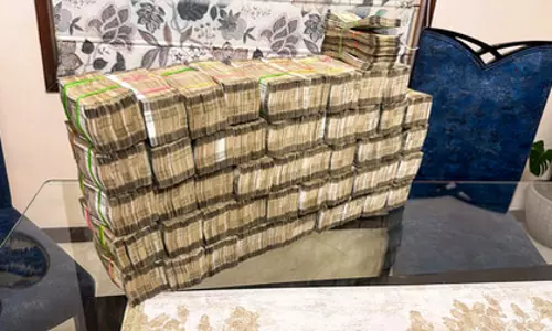 तमिलनाडु में अब तक नकदी सहित 1,200 करोड़ की सामग्री जब्त, मतदान से पहले तेज हुई कार्रवाई तमिलनाडु में अब तक नकदी सहित 1,200 करोड़ की सामग्री जब्त, मतदान से पहले तेज हुई कार्रवाई