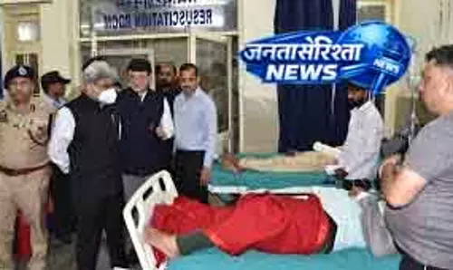 UDHAMPUR मंत्री शर्मा ने GMC उधमपुर का दौरा किया, दुर्घटना पीड़ितों के इलाज की जांच की