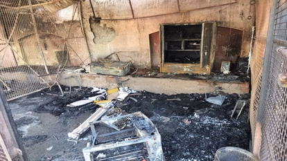 Badaun: सिविल बार में बड़ा अग्निकांड, पांच चैंबर पूरी तरह खाक Badaun: सिविल बार में बड़ा अग्निकांड, पांच चैंबर पूरी तरह खाक