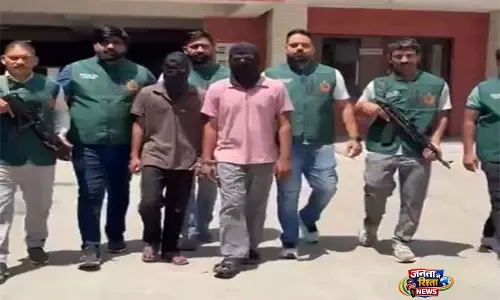 Delhi Police ने पाक-आधारित प्रॉक्सी से जुड़े दो ऑपरेटिव को किया गिरफ्तार Delhi Police ने पाक-आधारित प्रॉक्सी से जुड़े दो ऑपरेटिव को किया गिरफ्तार