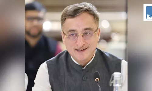 कांग्रेस IT सेल के 3 कार्यकर्ता हिरासत में, विवेक तन्खा बोले- नहीं छोड़ा तो हाईकोर्ट का दरवाजा खटखटाएंगे कांग्रेस IT सेल के 3 कार्यकर्ता हिरासत में, विवेक तन्खा बोले- नहीं छोड़ा तो हाईकोर्ट का दरवाजा खटखटाएंगे
