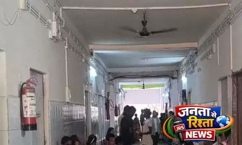 देवघर सदर Hospital में स्वास्थ्य सेवाएं प्रभावित, सुविधाओं पर उठे सवाल देवघर सदर Hospital में स्वास्थ्य सेवाएं प्रभावित, सुविधाओं पर उठे सवाल