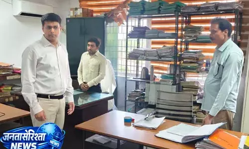 गढ़वा में डीसी अनन्य मित्तल का औचक निरीक्षण