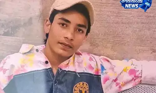 तेज रफ्तार कैंटर की टक्कर से दो दोस्तों की मौत, चालक फरार