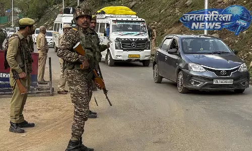 Pahalgam हमले के एक साल बाद कश्मीर: यादों और वापसी की कोशिशों के बीच संघर्ष
