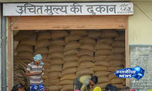 धूप में खड़े नहीं होने पड़ेंगे राशन के लिए, दुकानें सुबह 7 बजे खुल जाएगी धूप में खड़े नहीं होने पड़ेंगे राशन के लिए, दुकानें सुबह 7 बजे खुल जाएगी